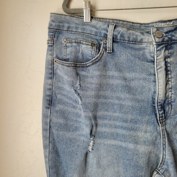 Terra & Sky Plus Size Lightwash Distressed Wide Leg Jeans - Picture 6 of 9